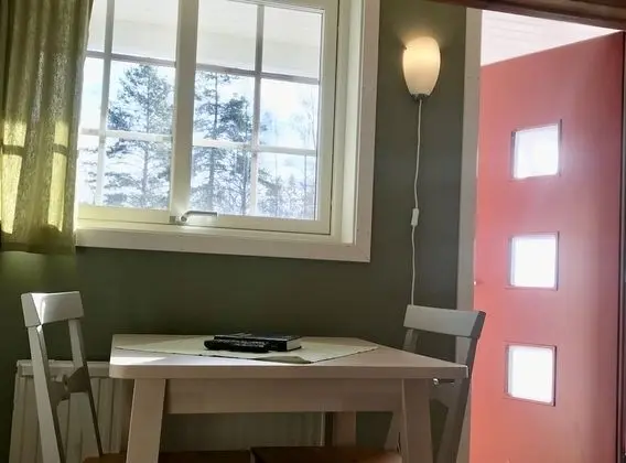 Basic İki Ayrı Yataklı Oda, Kısmi Göl Manzaralı (Sandbolstugan 3)