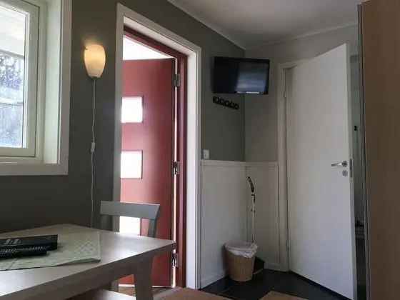 Basic İki Ayrı Yataklı Oda, Kısmi Göl Manzaralı (Sandbolstugan 3)