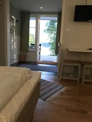 Basic Tek Büyük veya İki Ayrı Yataklı Oda, Göl Manzaralı (Sandbolstugan 4)