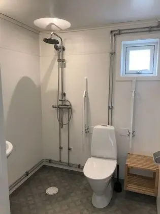 Basic Tek Büyük veya İki Ayrı Yataklı Oda, Göl Manzaralı (Sandbolstugan 4)