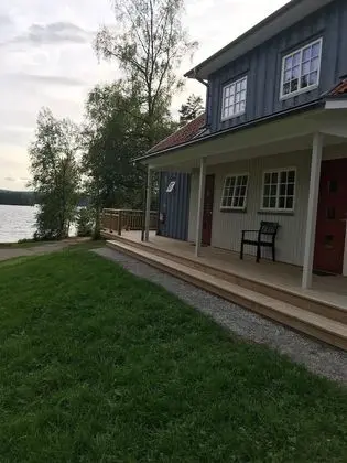 Basic Tek Büyük veya İki Ayrı Yataklı Oda, Göl Manzaralı (Sandbolstugan 4)