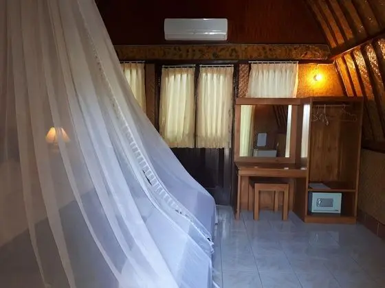 Superior Bungalov, Havuz Manzaralı