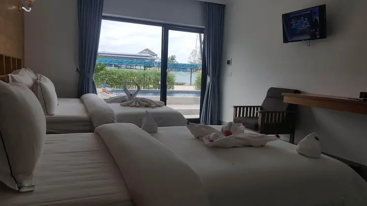 Superior İki Ayrı Yataklı Oda, Birden Çok Yatak, Balkon, Havuz Manzaralı