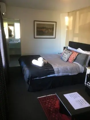 Tek Büyük Yataklı Oda (Room 1 )