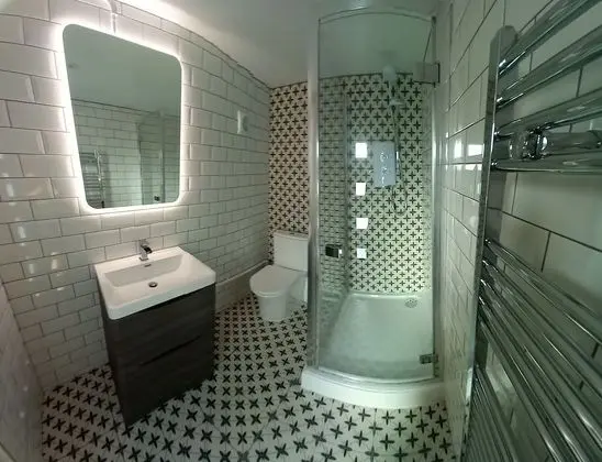 Deluxe Tek Büyük Yataklı Oda, Özel Banyo, Avlu Manzaralı (Scrummy Cabin)