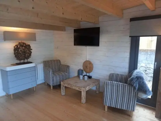 Deluxe Tek Büyük Yataklı Oda, Özel Banyo, Avlu Manzaralı (Scrummy Cabin)