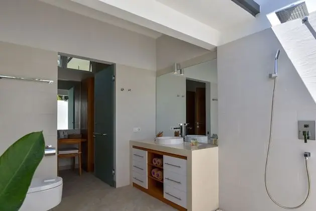 Luxury Villa, 4 Yatak Odası, Kişiye Özel Havuzlu, Plaj Manzaralı