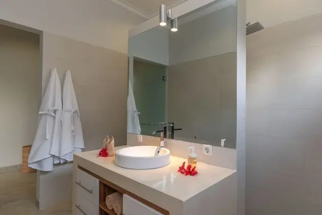 Luxury Villa, 4 Yatak Odası, Kişiye Özel Havuzlu, Plaj Manzaralı