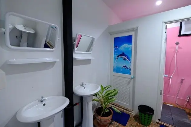 Mixed Dormitory with Air Conditioning
