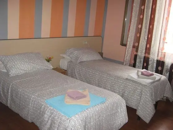 Üç Kişilik Oda