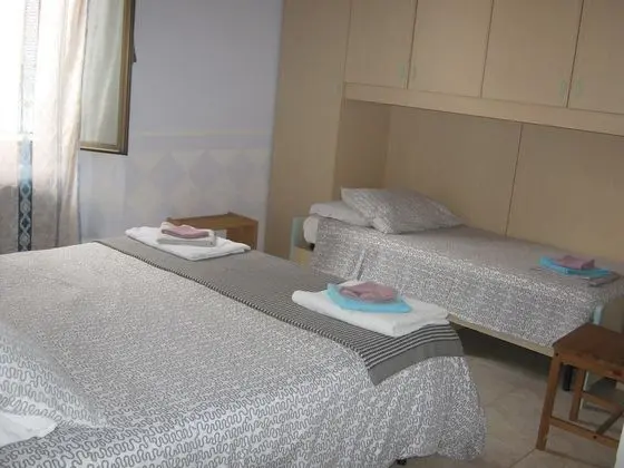 Üç Kişilik Oda