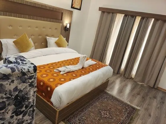 Comfort Tek Büyük Yataklı Oda