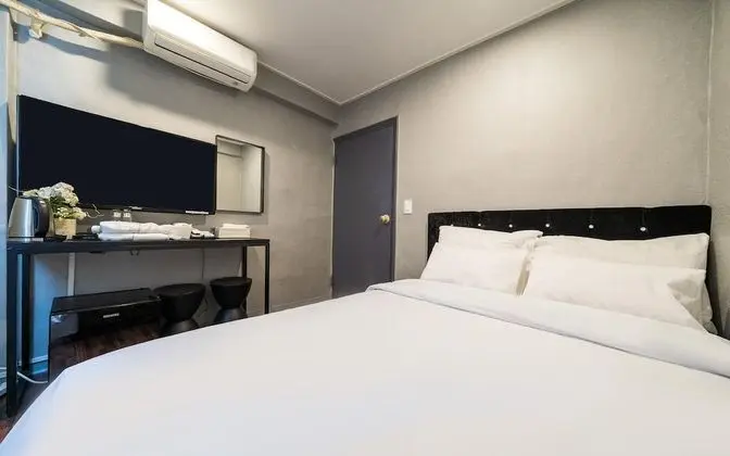 Oda (Standard Room (Netflix Available Reno)
