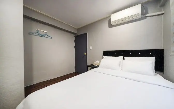 Oda (Standard Room (Netflix Available Reno)