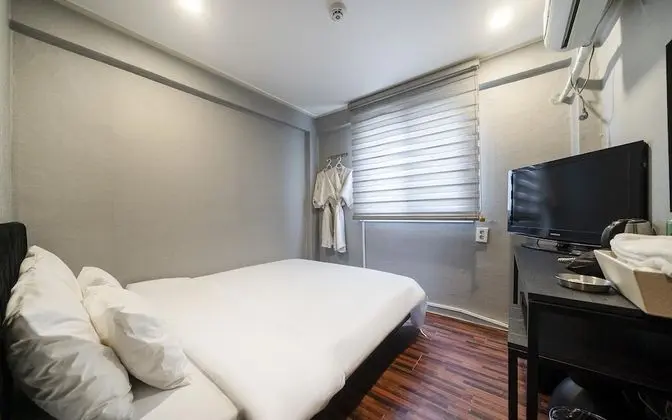 Oda (Standard Room (Netflix Available Reno)