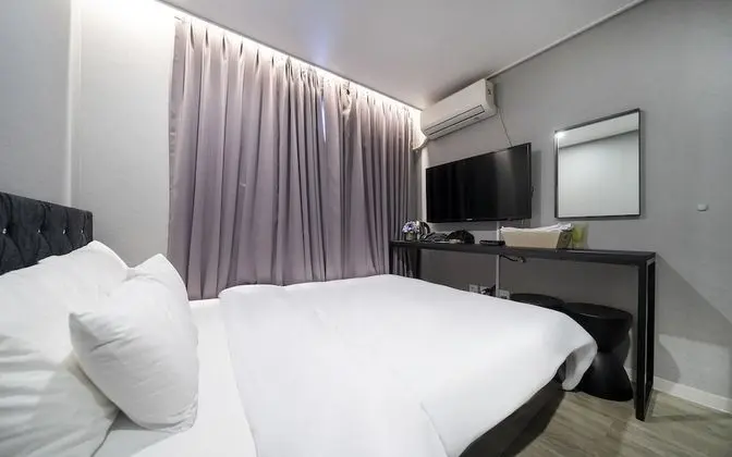 Oda (Standard Room (Netflix Available Reno)
