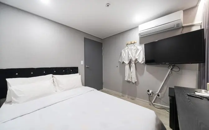 Oda (Standard Room (Netflix Available Reno)