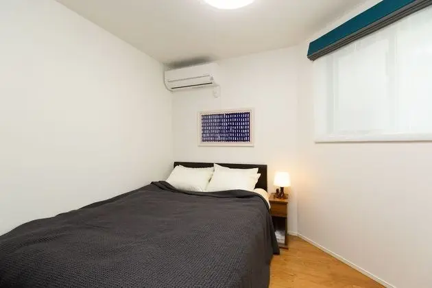 Ev (Private Vacation)