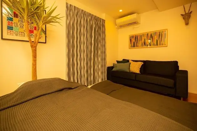 Ev (Private Vacation)