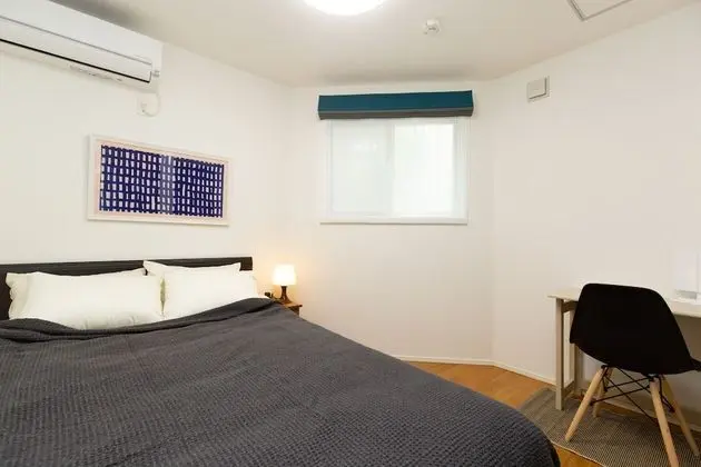 Ev (Private Vacation)