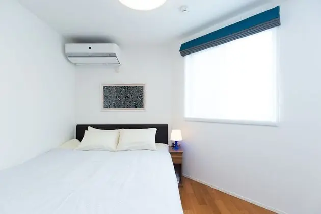 Ev (Private Vacation)
