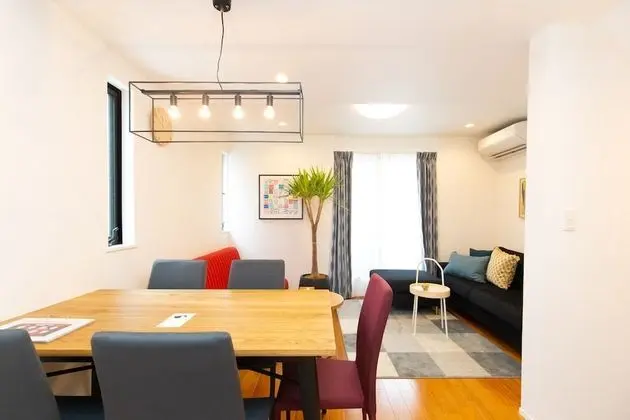 Ev (Private Vacation)