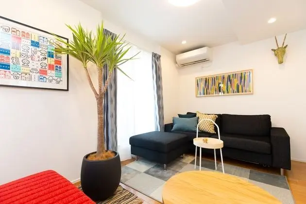 Ev (Private Vacation)