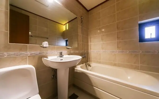 Oda (Korea Room - Ondol (Netflix available)