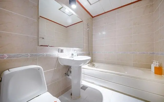 Oda (Korea Room - Ondol (Netflix available)