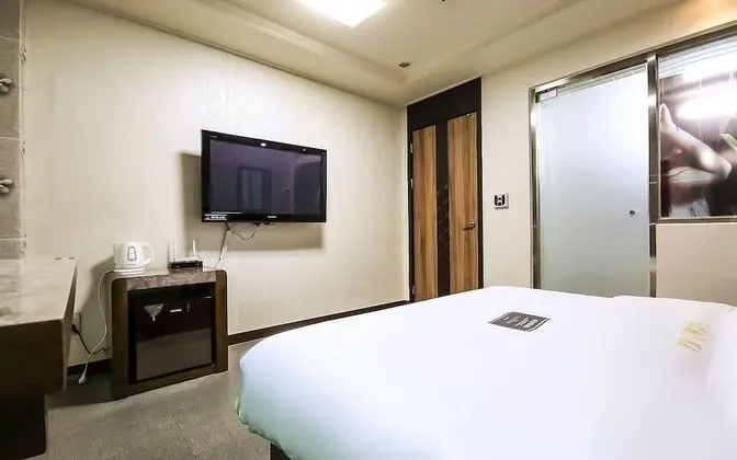 Oda (General-Business (mirror room/cooling)