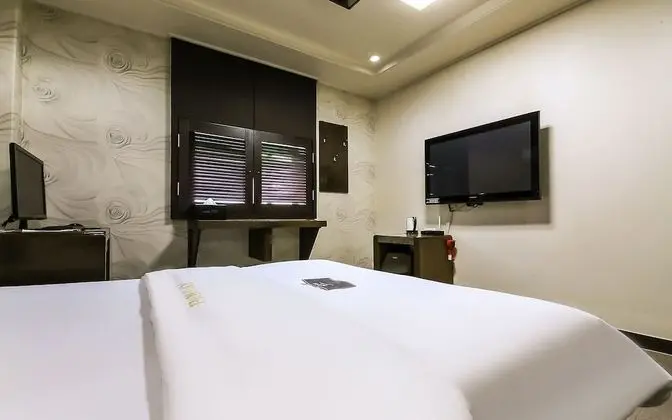 Oda (General-Business (mirror room/cooling)