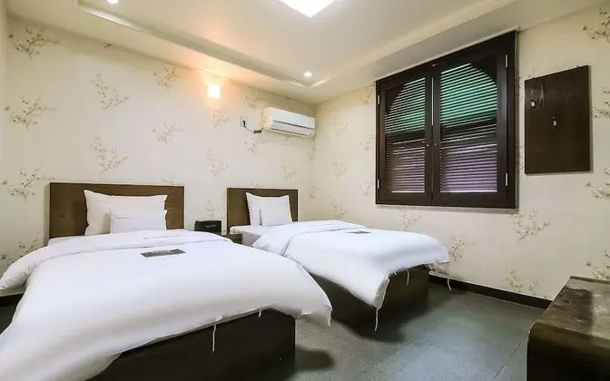 Oda (Twin-Single+Single (Cooling air condi)