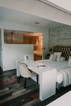 Deluxe Tek Büyük Yataklı Oda