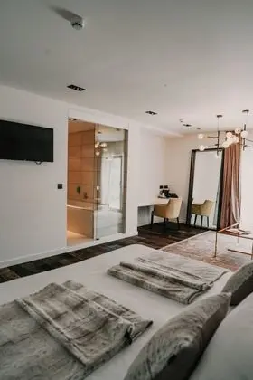 Junior Tek Büyük Yataklı Oda