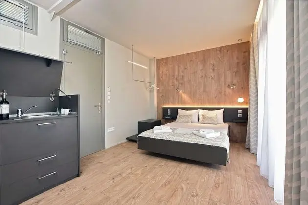 Superior Apart Daire, Havuz Manzaralı