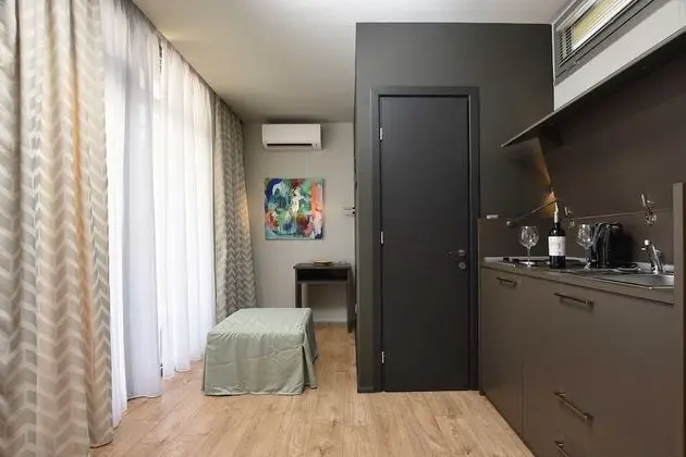 Superior Apart Daire, Havuz Manzaralı