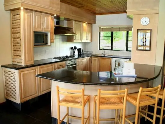 Bushman Lodge