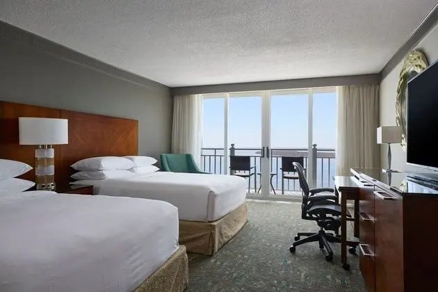 Oda, 2 Büyük (Queen) Boy Yatak, Balkon (Guest room, Waterfront, Sanibel Tower)