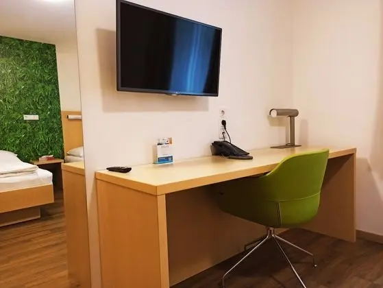 İki Ayrı Yataklı Oda, Sigara İçilmez