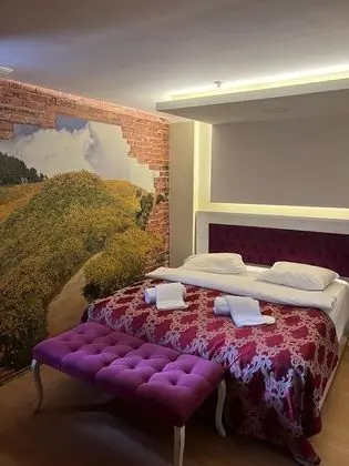 Tek Büyük veya İki Ayrı Yataklı Oda, Şehir Manzaralı