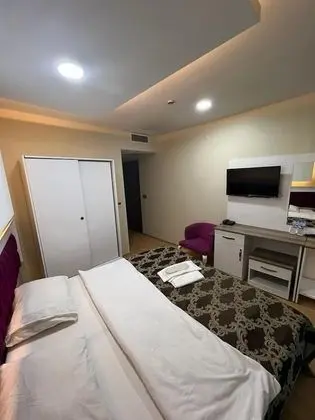 Tek Büyük veya İki Ayrı Yataklı Oda, Şehir Manzaralı