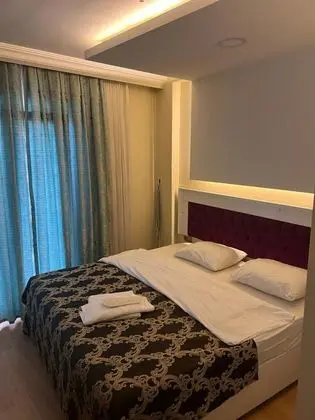 Standart Oda, Sokak Manzaralı, Fransız Balkonlu