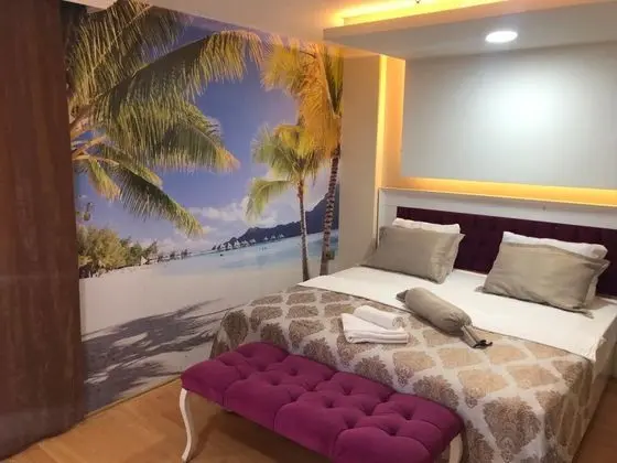 Standart Oda, Sokak Manzaralı, Fransız Balkonlu