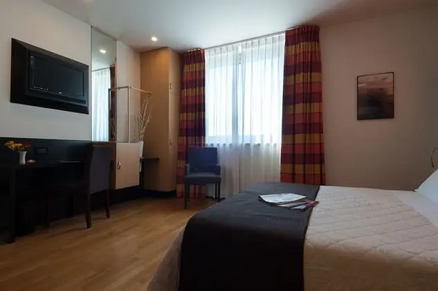 Comfort Tek Büyük veya İki Ayrı Yataklı Oda