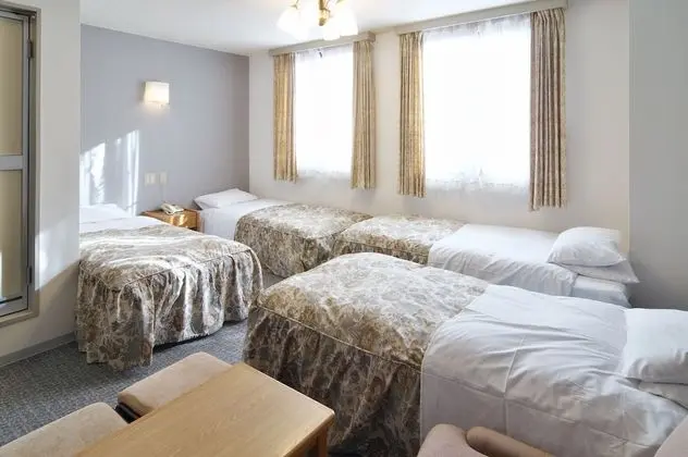 Family Oda (4 Beds + Sofa)