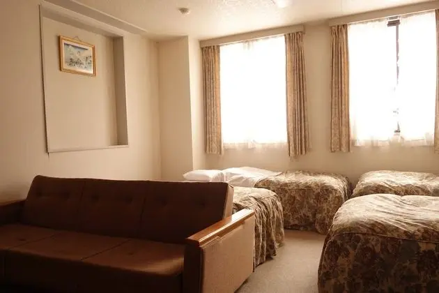 Family Oda (4 Beds + Sofa)