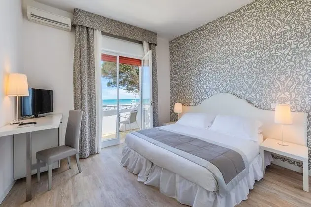Deluxe Tek Büyük veya İki Ayrı Yataklı Oda, Balkon, Deniz Manzaralı