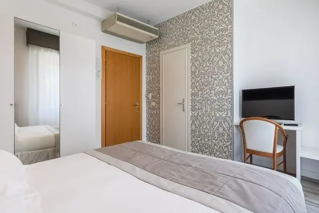Deluxe Tek Büyük veya İki Ayrı Yataklı Oda, Balkon, Deniz Manzaralı