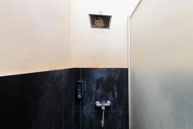 Deluxe Tek Büyük Yataklı Oda (RedDoorz)