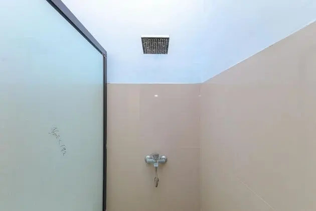 Superior Tek Büyük Yataklı Oda (RedDoorz)